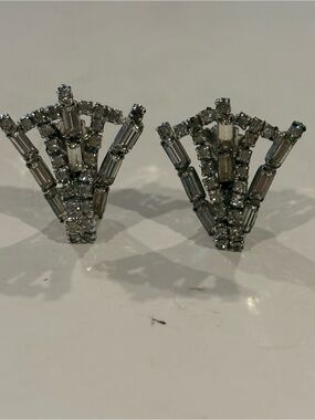 Vintage Kramer Elegant Clear Rhinestone Earrings Clip On Diamond Shape